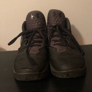 Under Armour Basketball Mid Size 11